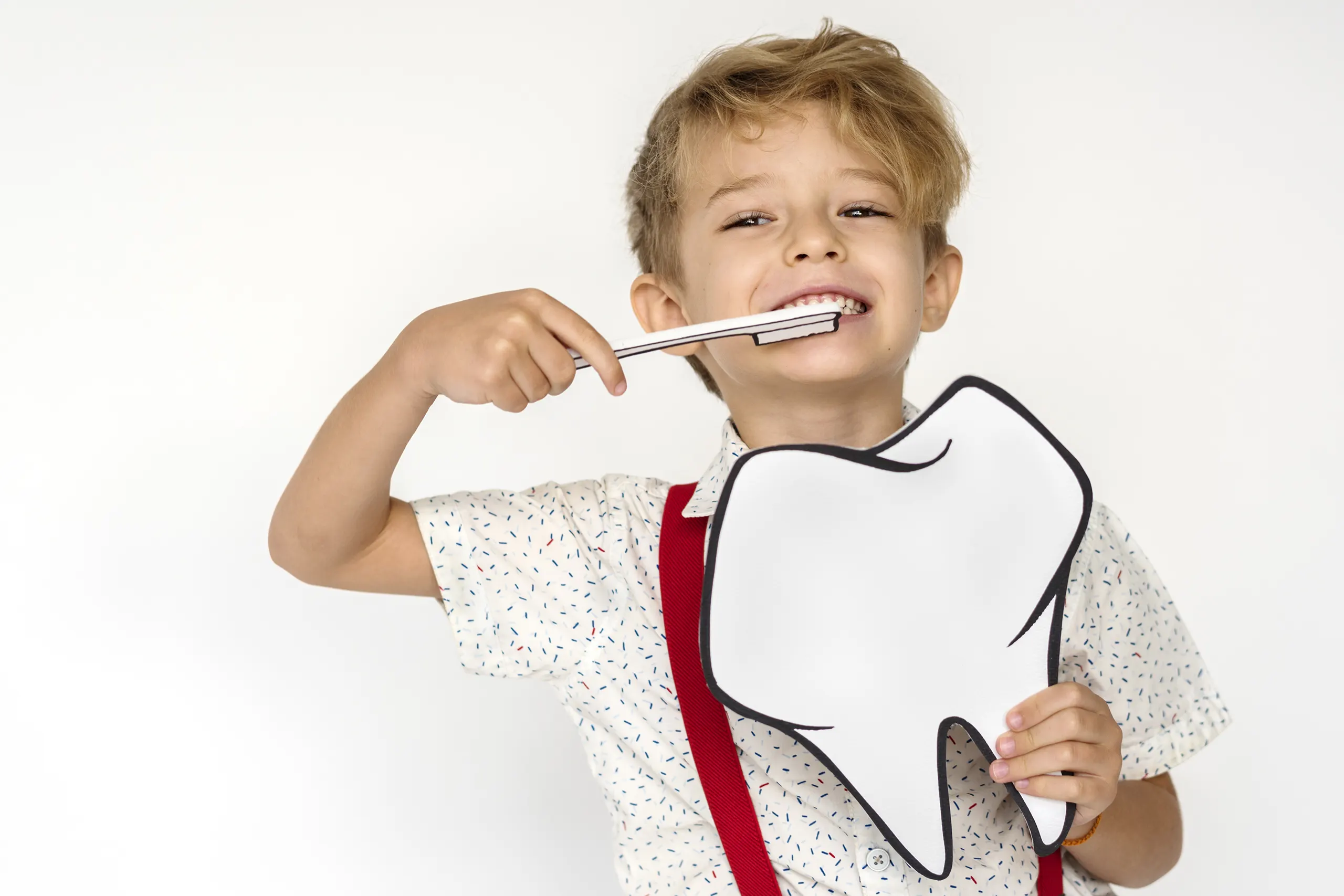 ٧  الأخطاء الشائعة حول صحة أسنان الأطفال  وما الذي يجب أن يعرفه الأهل حقًا