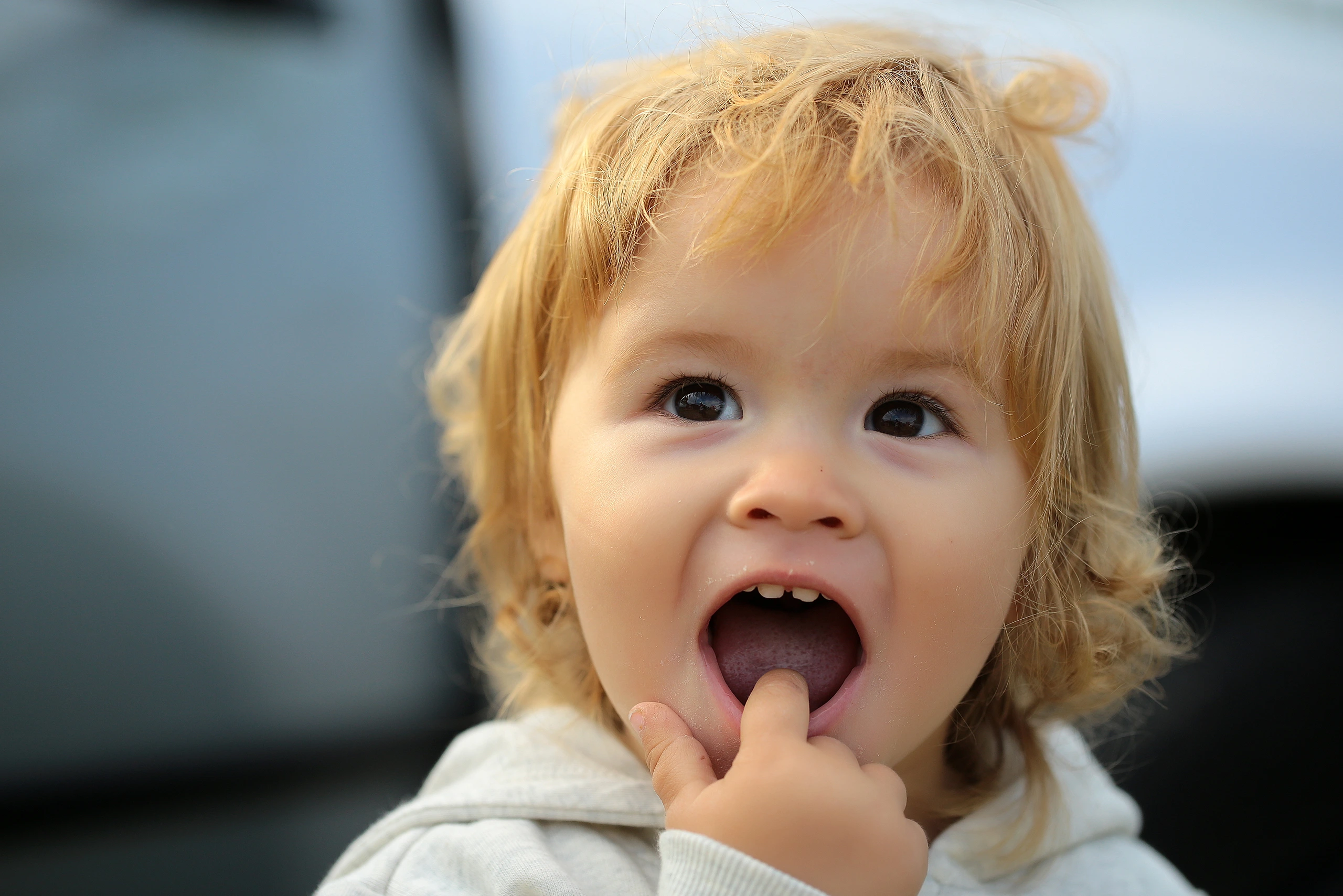 التسنين عند الأطفال: ما يجب أن يعرفه كل والد ووالدة